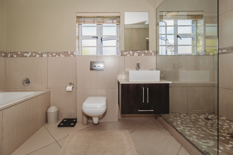 3 Bedroom Property for Sale in Kraaibosch Country Estate Western Cape